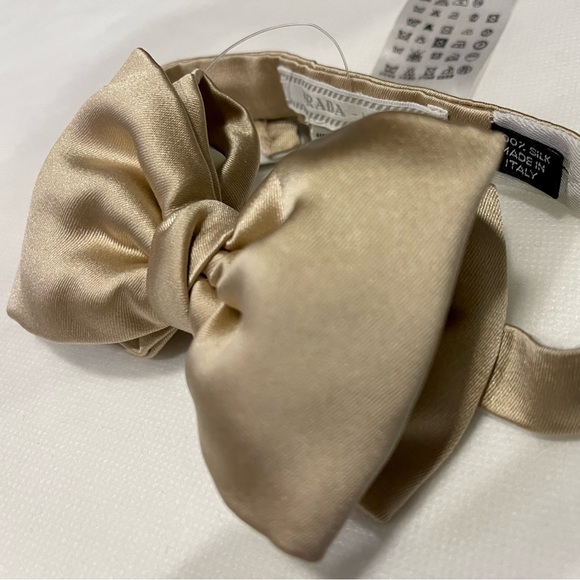 🔥SPECTACULAR🔥🆕💯ICONIC AUTHENTIC PRADA MENS CENTENNIAL COLLEC BOW TIE🔥 - Picture 16 of 17
